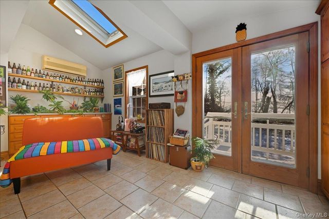 11 Muriel Road, Port Washington, NY 11050