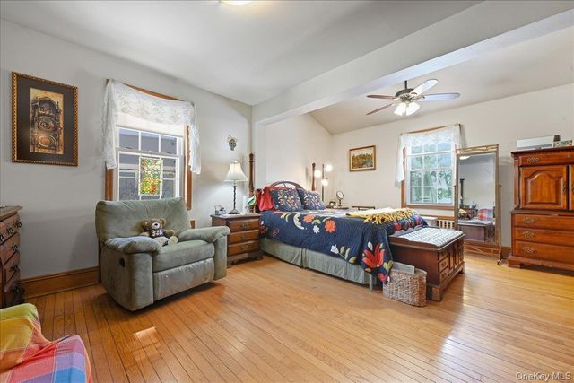 11 Muriel Road, Port Washington, NY 11050