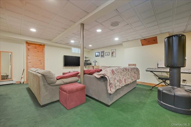 11 Muriel Road, Port Washington, NY 11050