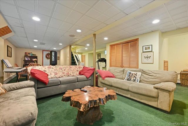 11 Muriel Road, Port Washington, NY 11050