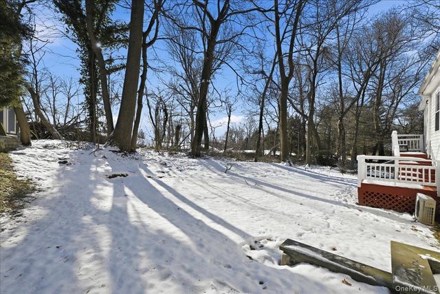 11 Muriel Road, Port Washington, NY 11050