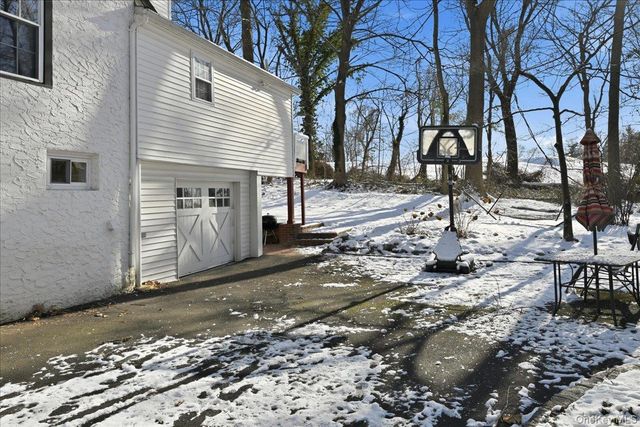 11 Muriel Road, Port Washington, NY 11050