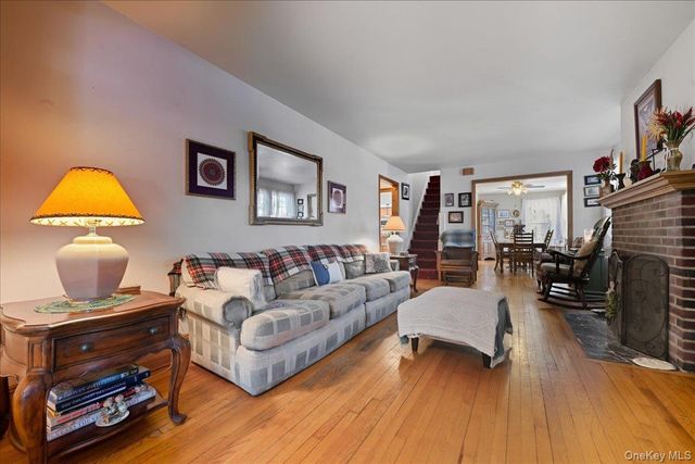 11 Muriel Road, Port Washington, NY 11050