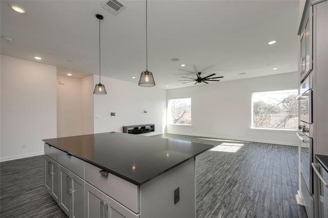 1417 Kramer LN 13, Austin, TX 78758