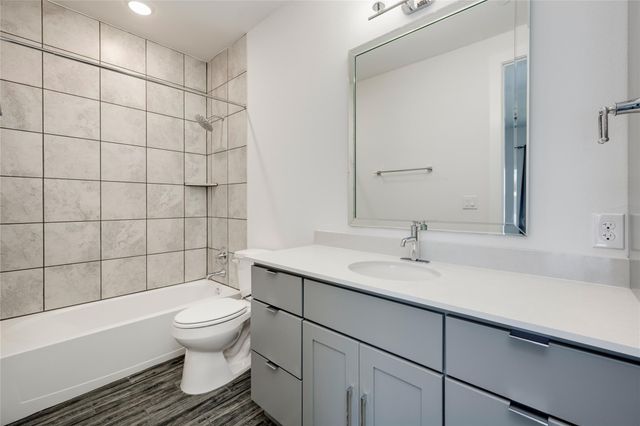 1417 Kramer LN 13, Austin, TX 78758