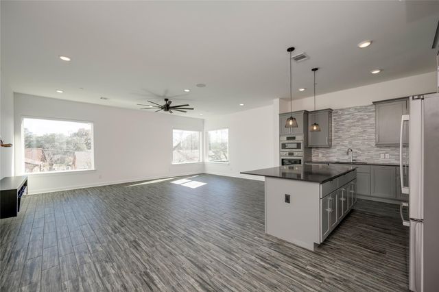 1417 Kramer LN 13, Austin, TX 78758