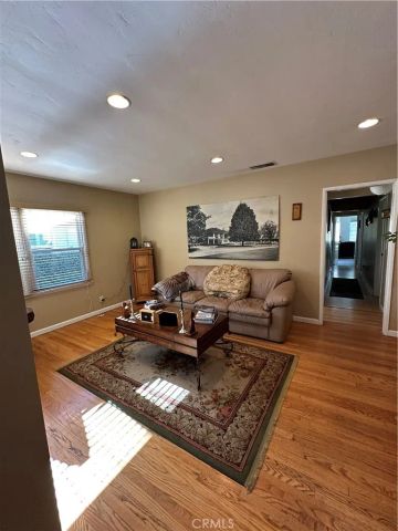 743 N Sparks, Burbank, CA 91506