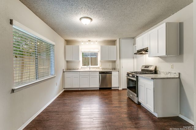 109 hill, San Antonio, TX 78212