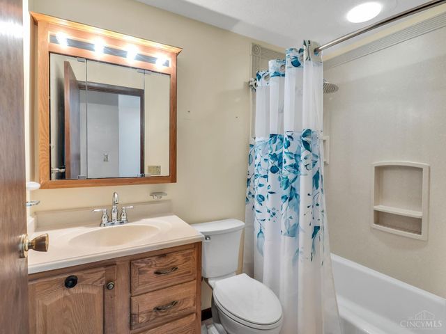 3243 Windmill Drive, Beavercreek, OH 45432