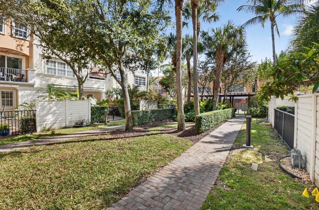 5530 NE Trieste Terrace, Boca Raton, FL 33487