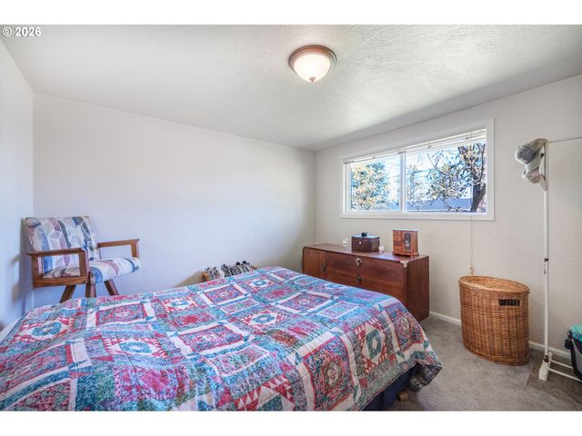 2190 PIERCE St, Eugene, OR 97405