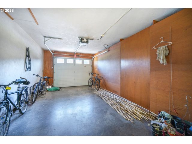 2190 PIERCE St, Eugene, OR 97405