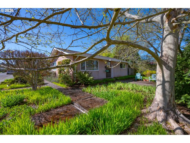 2190 PIERCE St, Eugene, OR 97405