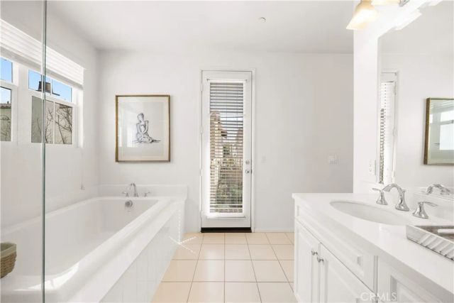 153 Fixie, Irvine, CA 92618