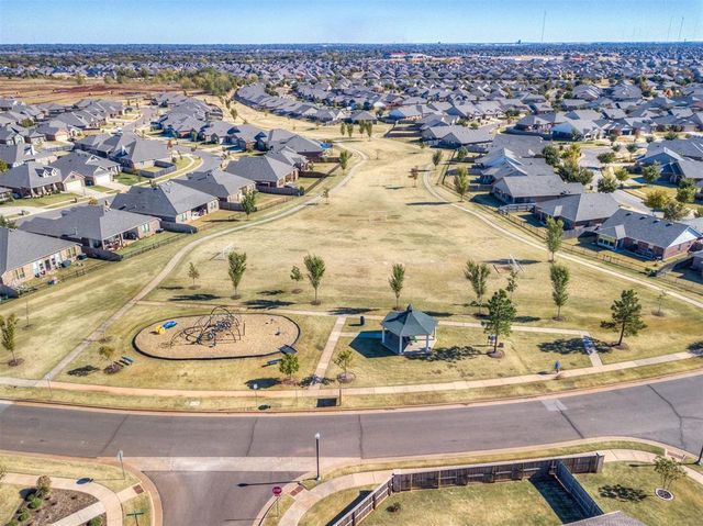 2612 NW 183rd Street, Edmond, OK 73012