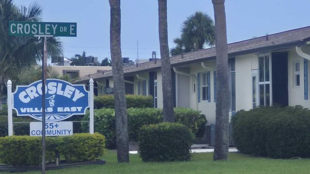 2805 Crosley Drive E Apt E, West Palm Beach, FL 33415
