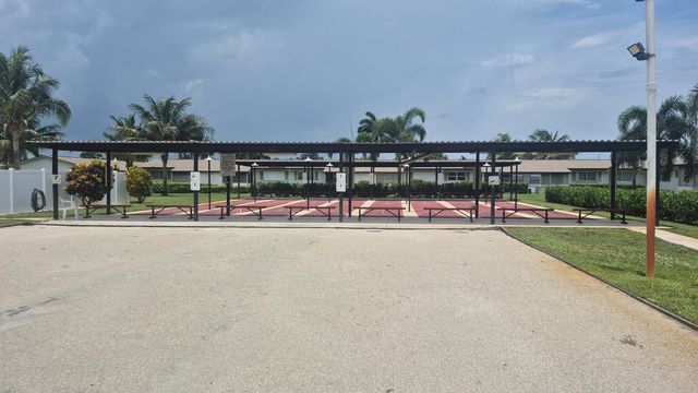 2805 Crosley Drive E Apt E, West Palm Beach, FL 33415