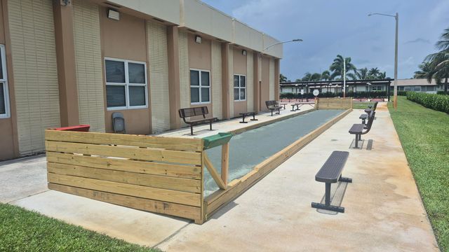 2805 Crosley Drive E Apt E, West Palm Beach, FL 33415