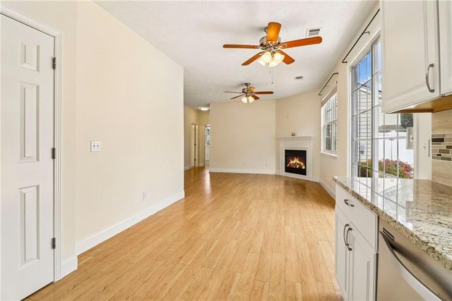 213 W Oaks Place, Woodstock, GA 30188