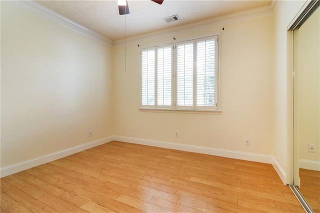213 W Oaks Place, Woodstock, GA 30188