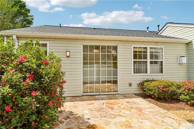 213 W Oaks Place, Woodstock, GA 30188