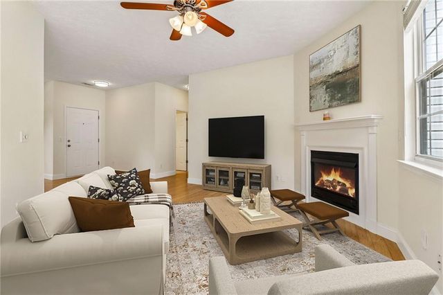 213 W Oaks Place, Woodstock, GA 30188
