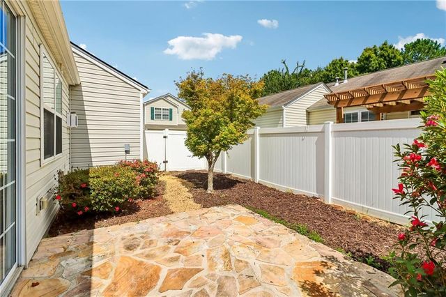 213 W Oaks Place, Woodstock, GA 30188