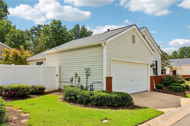 213 W Oaks Place, Woodstock, GA 30188