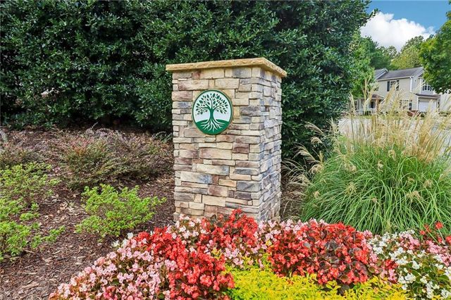 213 W Oaks Place, Woodstock, GA 30188