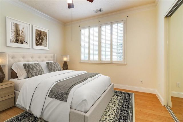 213 W Oaks Place, Woodstock, GA 30188