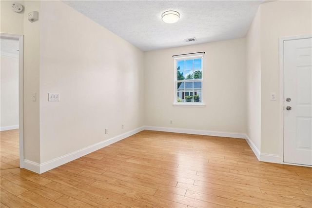 213 W Oaks Place, Woodstock, GA 30188