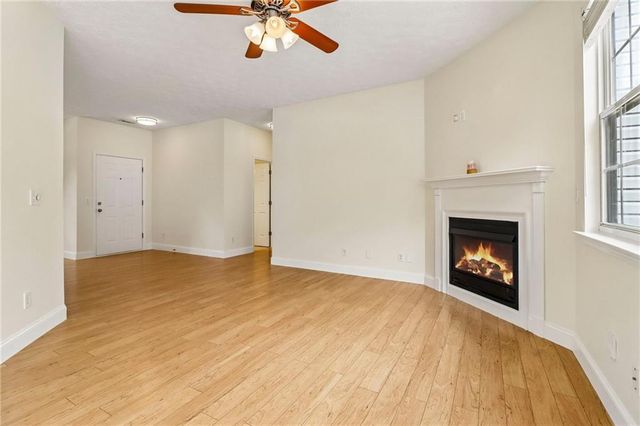213 W Oaks Place, Woodstock, GA 30188