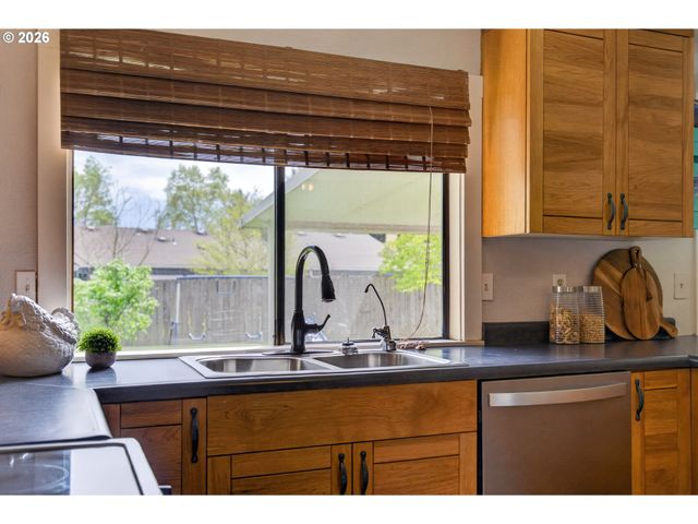 15209 Se SUNPARK Dr, Vancouver, WA 98683