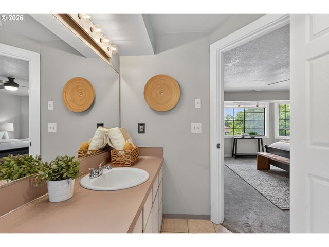 15209 Se SUNPARK Dr, Vancouver, WA 98683