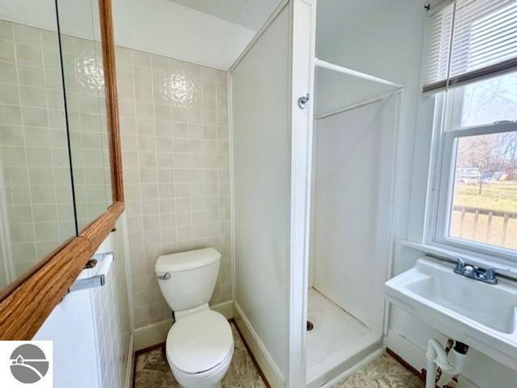 Image 5 of property listing at 346 N Grover Street, Alma, MI 48801