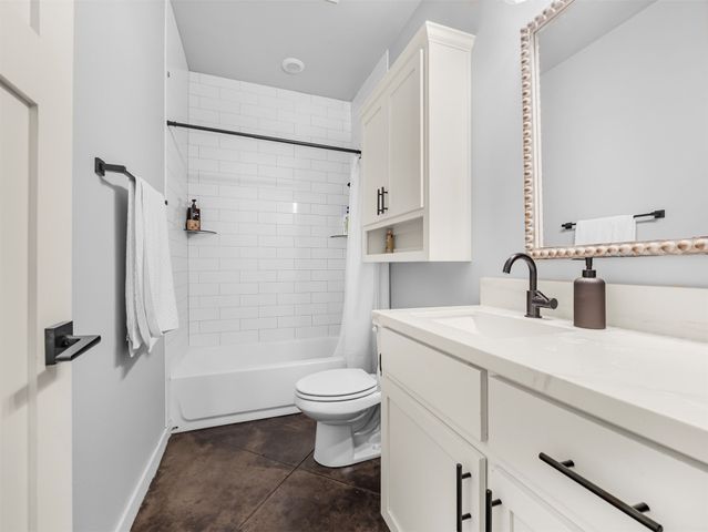 5095 E Chestnut Drive, Claremore, OK 74019