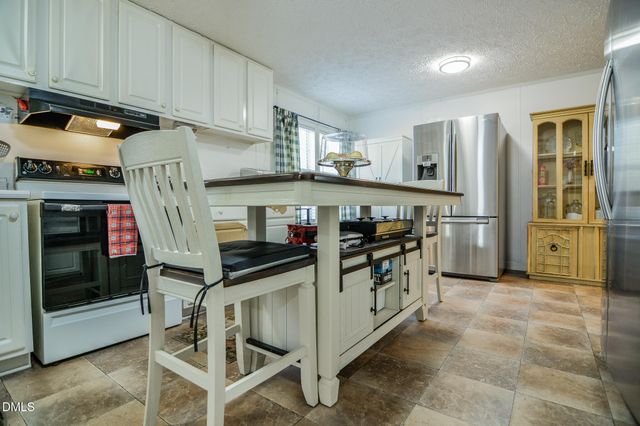 110 Brookside Lane, Four Oaks, NC 27524