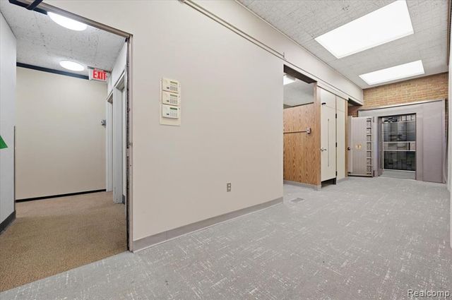 10421 Middlebelt Road, Romulus, MI 48174