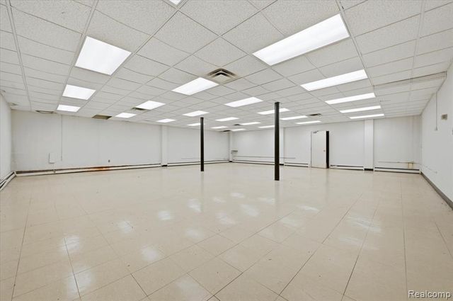 10421 Middlebelt Road, Romulus, MI 48174