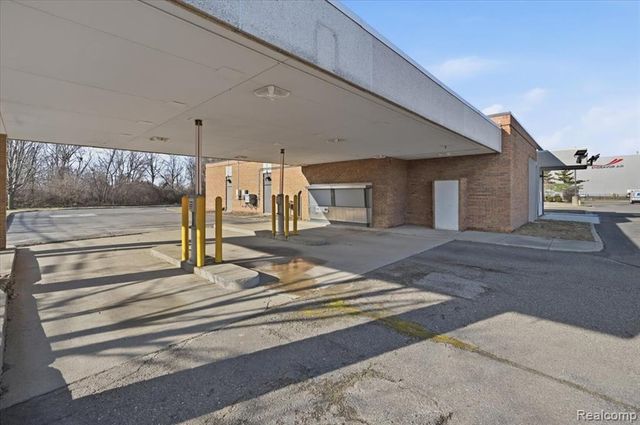 10421 Middlebelt Road, Romulus, MI 48174