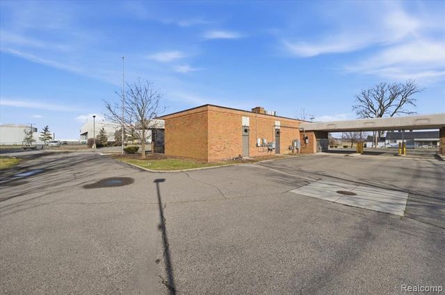 10421 Middlebelt Road, Romulus, MI 48174