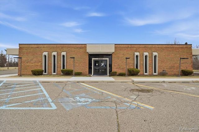 10421 Middlebelt Road, Romulus, MI 48174
