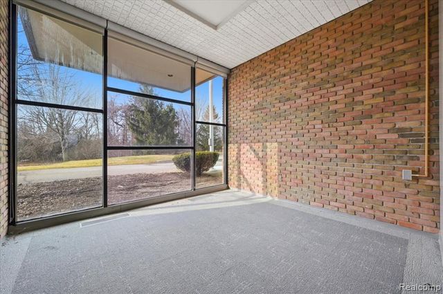 10421 Middlebelt Road, Romulus, MI 48174