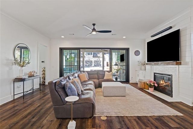 2882 Alston SE Drive, Atlanta, GA 30317