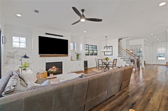 2882 Alston SE Drive, Atlanta, GA 30317