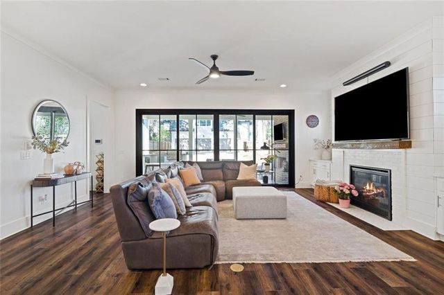 2882 Alston SE Drive, Atlanta, GA 30317