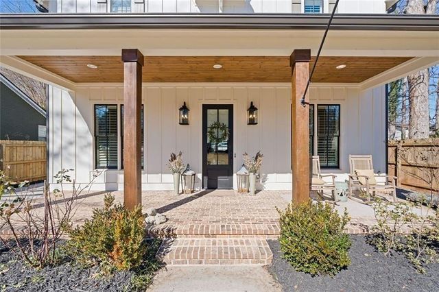 2882 Alston SE Drive, Atlanta, GA 30317