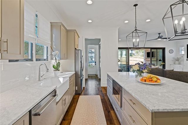 2882 Alston SE Drive, Atlanta, GA 30317