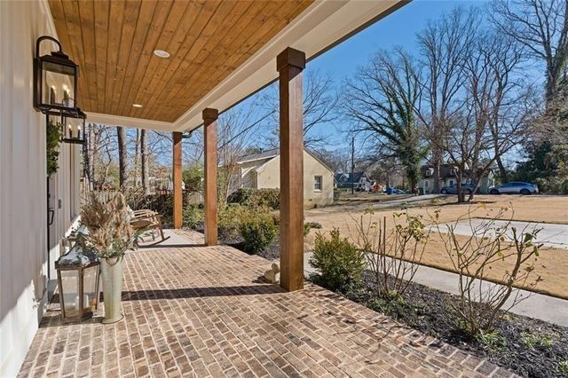 2882 Alston SE Drive, Atlanta, GA 30317