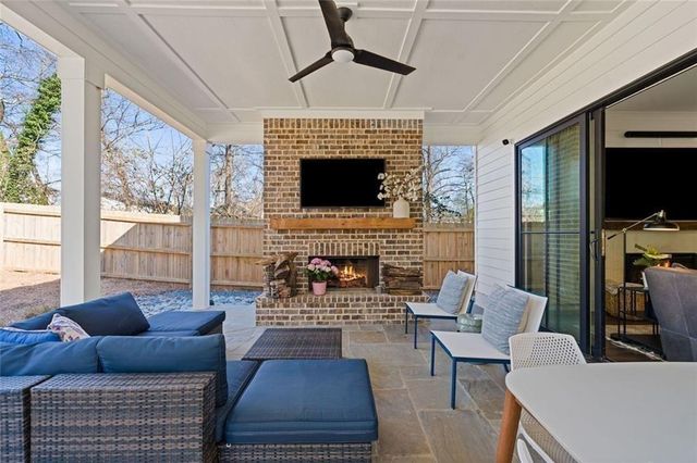 2882 Alston SE Drive, Atlanta, GA 30317